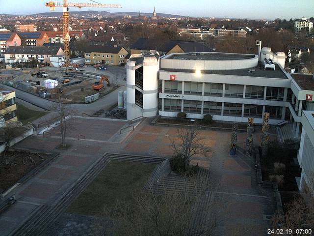 Foto der Webcam: Verwaltungsgeb&auml;ude, Innenhof mit Audimax, H&ouml;rsaal-Geb&auml;ude 1