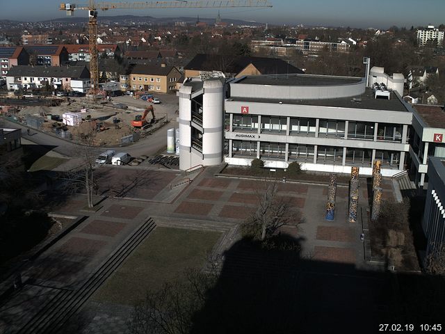 Foto der Webcam: Verwaltungsgebäude, Innenhof mit Audimax, Hörsaal-Gebäude 1