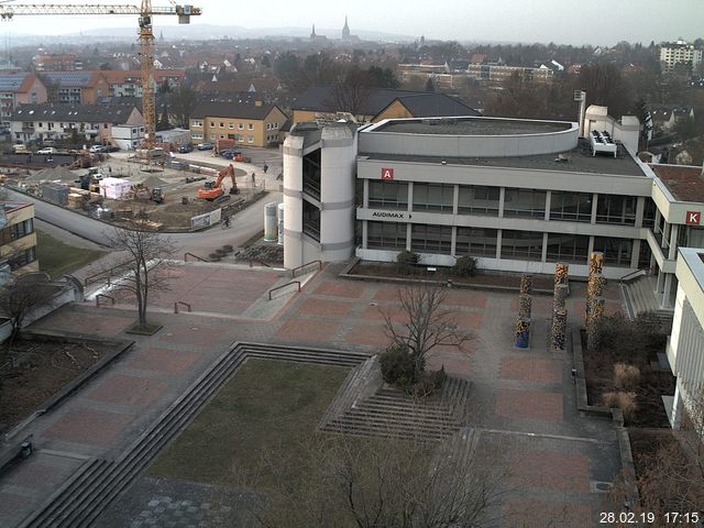 Foto der Webcam: Verwaltungsgebäude, Innenhof mit Audimax, Hörsaal-Gebäude 1