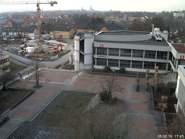 Foto der Webcam: Verwaltungsgebäude, Innenhof mit Audimax, Hörsaal-Gebäude 1