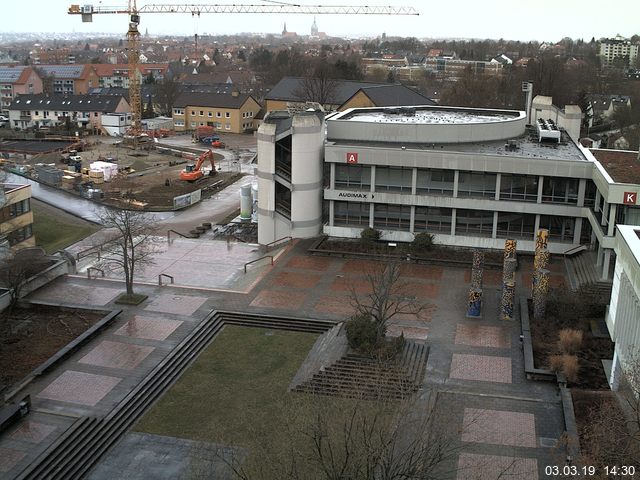 Foto der Webcam: Verwaltungsgeb&auml;ude, Innenhof mit Audimax, H&ouml;rsaal-Geb&auml;ude 1