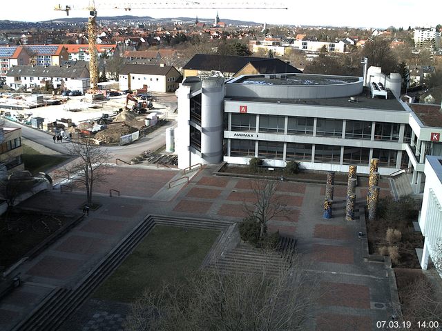 Foto der Webcam: Verwaltungsgebäude, Innenhof mit Audimax, Hörsaal-Gebäude 1