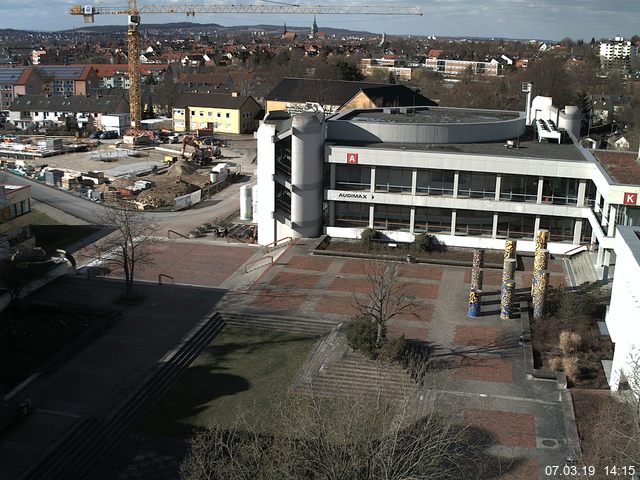 Foto der Webcam: Verwaltungsgebäude, Innenhof mit Audimax, Hörsaal-Gebäude 1