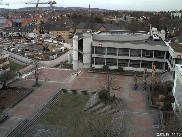 Foto der Webcam: Verwaltungsgebäude, Innenhof mit Audimax, Hörsaal-Gebäude 1