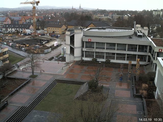 Foto der Webcam: Verwaltungsgebäude, Innenhof mit Audimax, Hörsaal-Gebäude 1