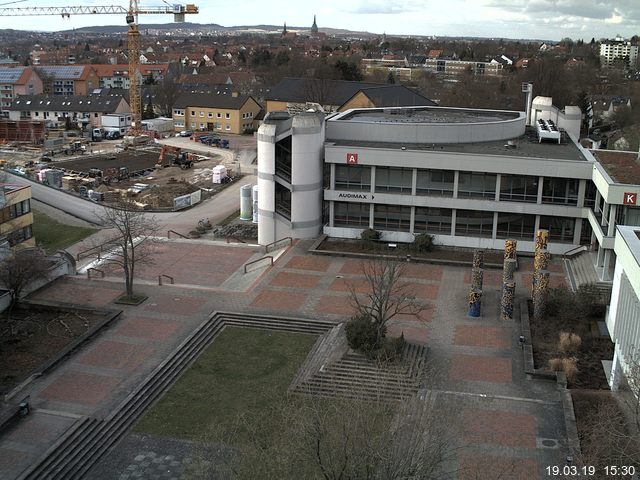 Foto der Webcam: Verwaltungsgeb&auml;ude, Innenhof mit Audimax, H&ouml;rsaal-Geb&auml;ude 1