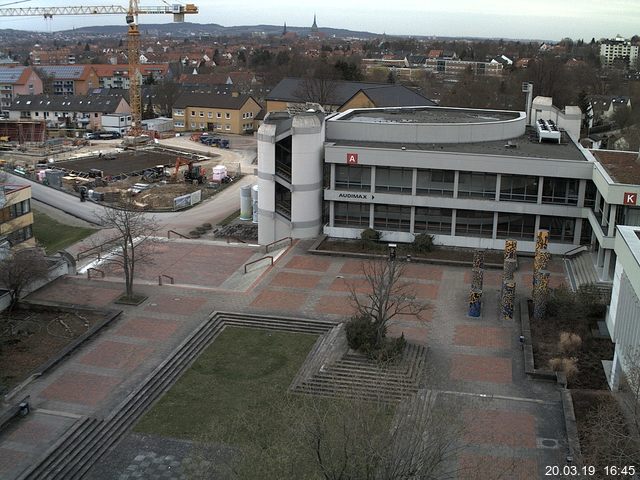 Foto der Webcam: Verwaltungsgeb&auml;ude, Innenhof mit Audimax, H&ouml;rsaal-Geb&auml;ude 1