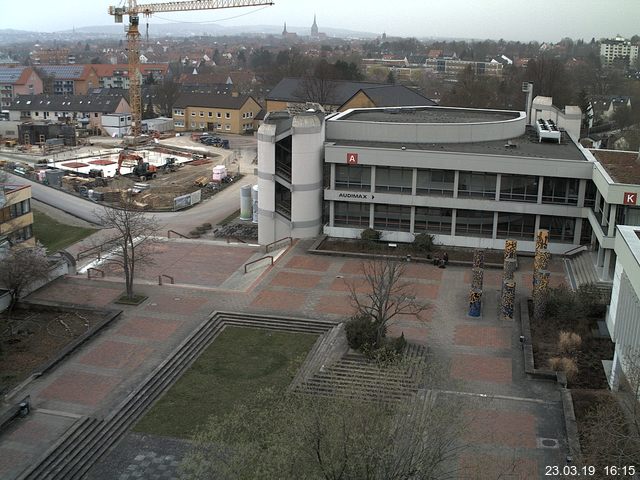 Foto der Webcam: Verwaltungsgebäude, Innenhof mit Audimax, Hörsaal-Gebäude 1