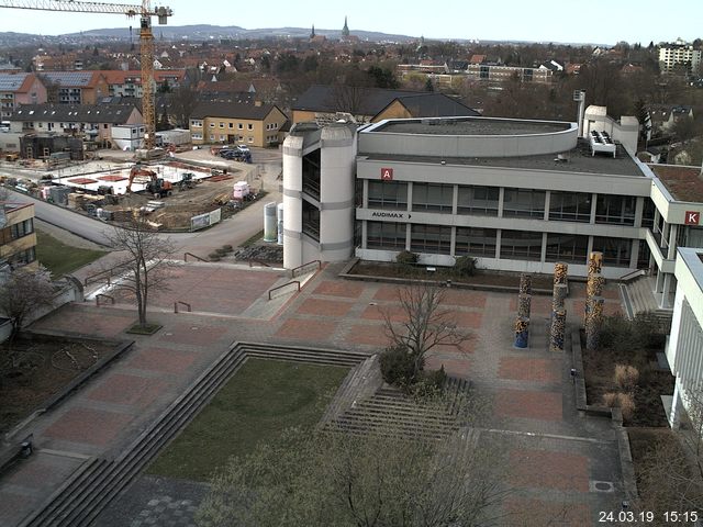 Foto der Webcam: Verwaltungsgebäude, Innenhof mit Audimax, Hörsaal-Gebäude 1