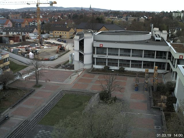 Foto der Webcam: Verwaltungsgebäude, Innenhof mit Audimax, Hörsaal-Gebäude 1