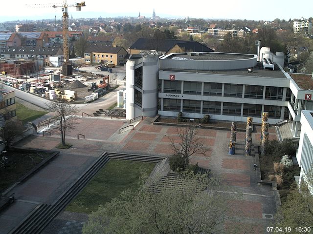 Foto der Webcam: Verwaltungsgeb&auml;ude, Innenhof mit Audimax, H&ouml;rsaal-Geb&auml;ude 1