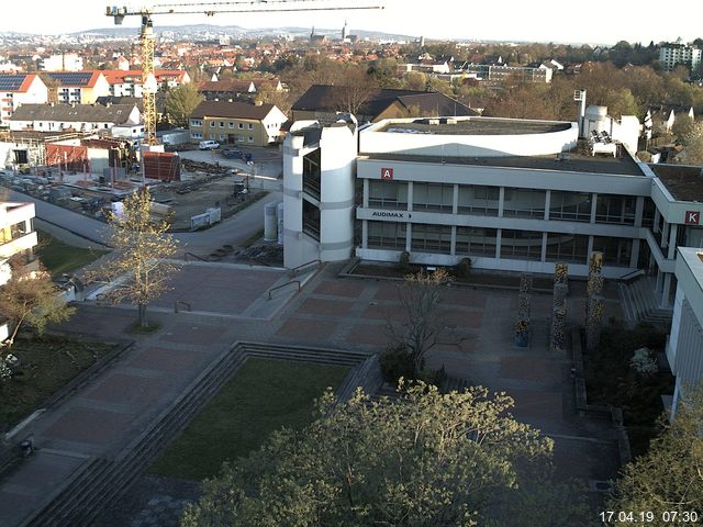 Foto der Webcam: Verwaltungsgeb&auml;ude, Innenhof mit Audimax, H&ouml;rsaal-Geb&auml;ude 1