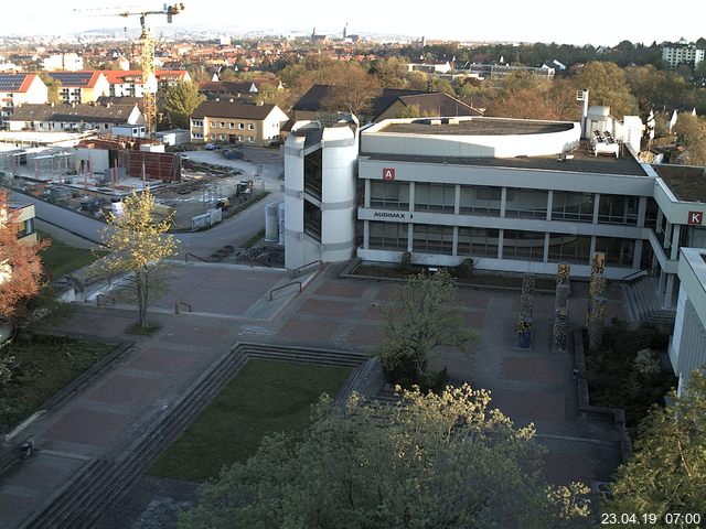 Foto der Webcam: Verwaltungsgeb&auml;ude, Innenhof mit Audimax, H&ouml;rsaal-Geb&auml;ude 1