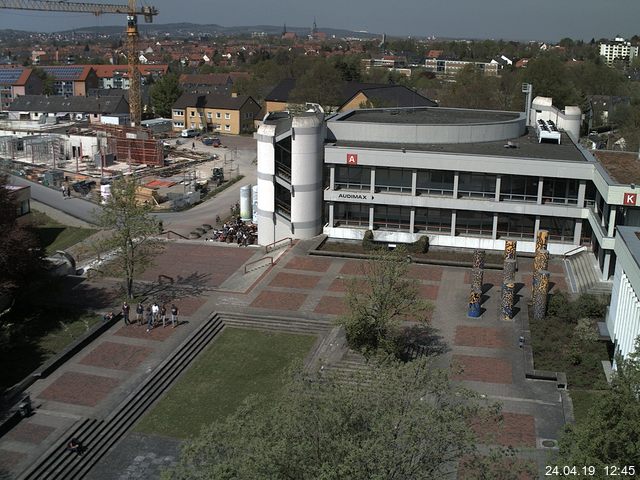 Foto der Webcam: Verwaltungsgebäude, Innenhof mit Audimax, Hörsaal-Gebäude 1