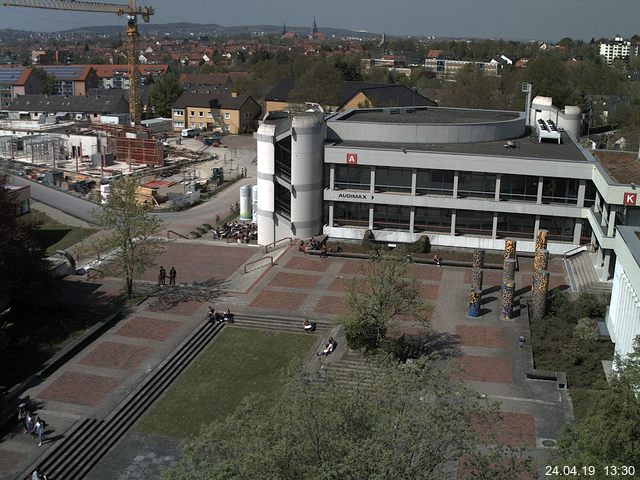 Foto der Webcam: Verwaltungsgebäude, Innenhof mit Audimax, Hörsaal-Gebäude 1