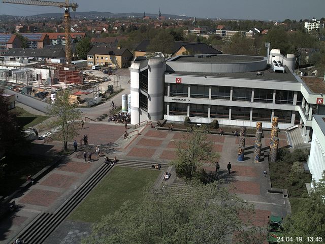 Foto der Webcam: Verwaltungsgebäude, Innenhof mit Audimax, Hörsaal-Gebäude 1