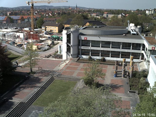 Foto der Webcam: Verwaltungsgebäude, Innenhof mit Audimax, Hörsaal-Gebäude 1