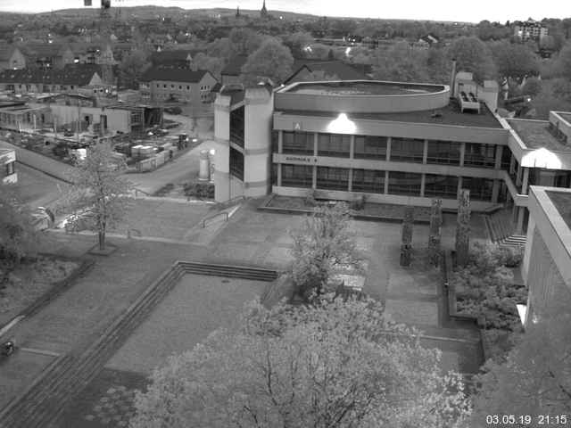 Foto der Webcam: Verwaltungsgebäude, Innenhof mit Audimax, Hörsaal-Gebäude 1