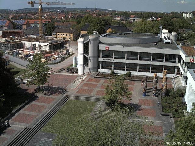 Foto der Webcam: Verwaltungsgebäude, Innenhof mit Audimax, Hörsaal-Gebäude 1