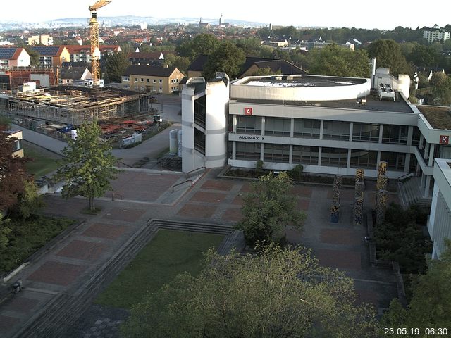 Foto der Webcam: Verwaltungsgeb&auml;ude, Innenhof mit Audimax, H&ouml;rsaal-Geb&auml;ude 1
