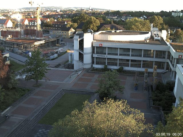 Foto der Webcam: Verwaltungsgeb&auml;ude, Innenhof mit Audimax, H&ouml;rsaal-Geb&auml;ude 1