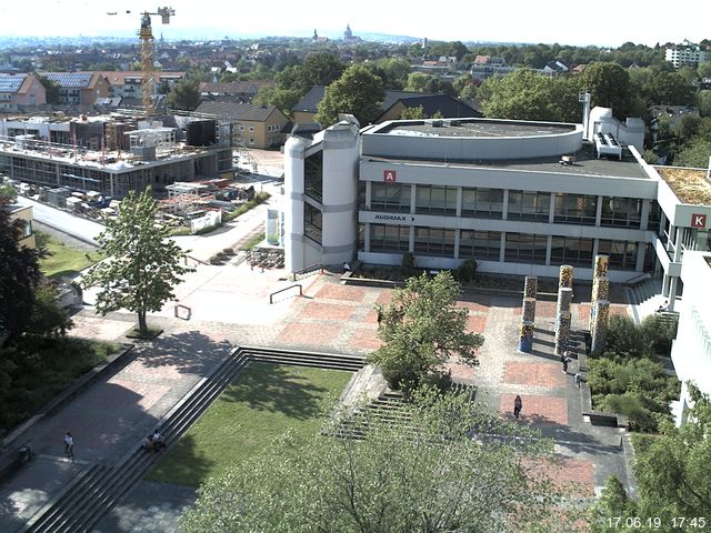 Foto der Webcam: Verwaltungsgeb&auml;ude, Innenhof mit Audimax, H&ouml;rsaal-Geb&auml;ude 1