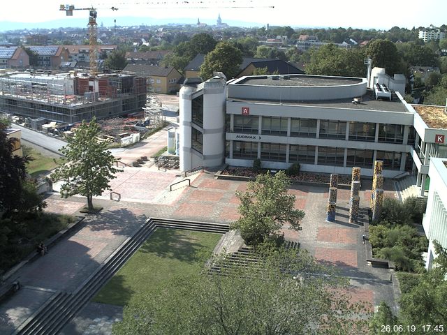 Foto der Webcam: Verwaltungsgeb&auml;ude, Innenhof mit Audimax, H&ouml;rsaal-Geb&auml;ude 1