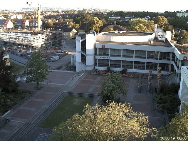 Foto der Webcam: Verwaltungsgeb&auml;ude, Innenhof mit Audimax, H&ouml;rsaal-Geb&auml;ude 1