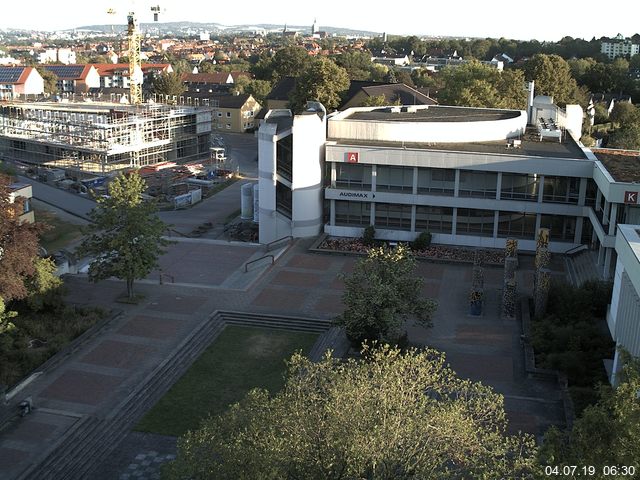 Foto der Webcam: Verwaltungsgeb&auml;ude, Innenhof mit Audimax, H&ouml;rsaal-Geb&auml;ude 1