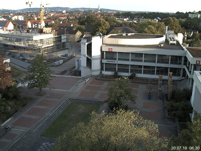 Foto der Webcam: Verwaltungsgeb&auml;ude, Innenhof mit Audimax, H&ouml;rsaal-Geb&auml;ude 1