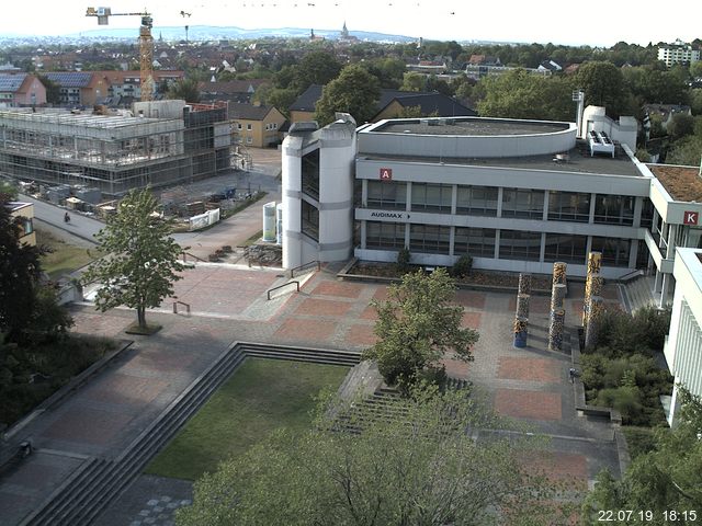 Foto der Webcam: Verwaltungsgeb&auml;ude, Innenhof mit Audimax, H&ouml;rsaal-Geb&auml;ude 1
