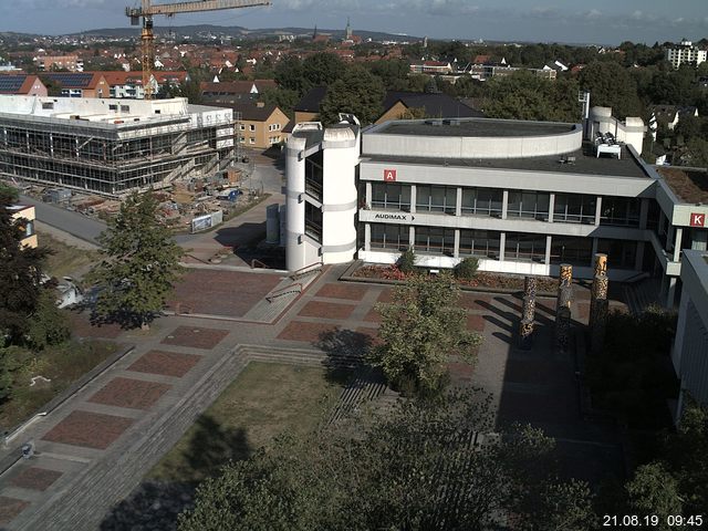 Foto der Webcam: Verwaltungsgebäude, Innenhof mit Audimax, Hörsaal-Gebäude 1