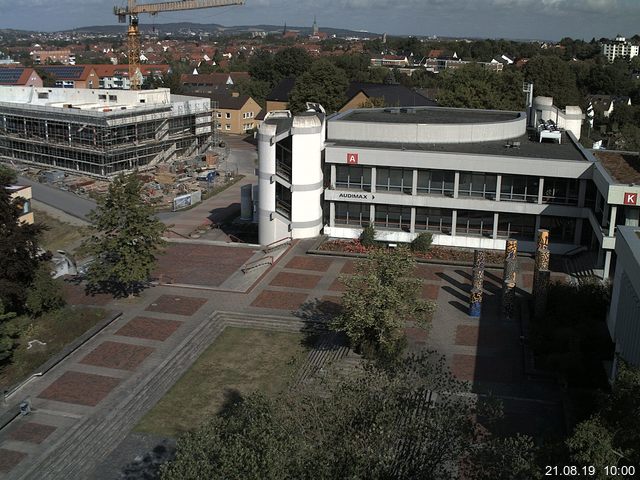 Foto der Webcam: Verwaltungsgebäude, Innenhof mit Audimax, Hörsaal-Gebäude 1