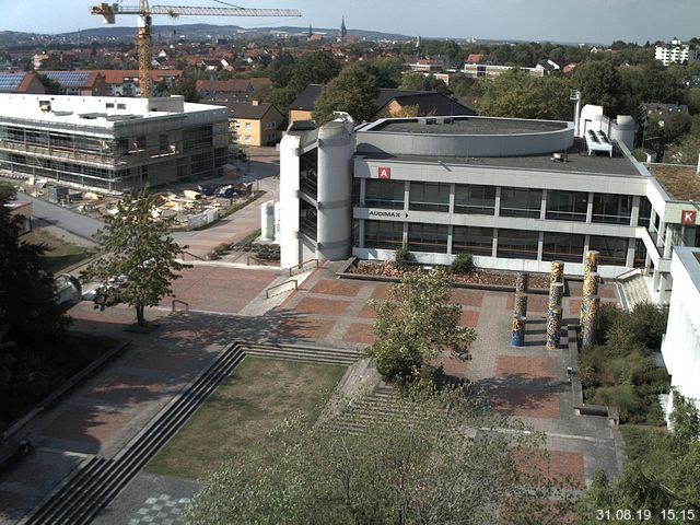 Foto der Webcam: Verwaltungsgebäude, Innenhof mit Audimax, Hörsaal-Gebäude 1