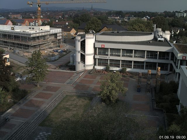 Foto der Webcam: Verwaltungsgebäude, Innenhof mit Audimax, Hörsaal-Gebäude 1