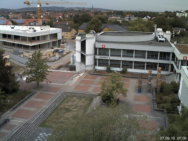 Foto der Webcam: Verwaltungsgebäude, Innenhof mit Audimax, Hörsaal-Gebäude 1