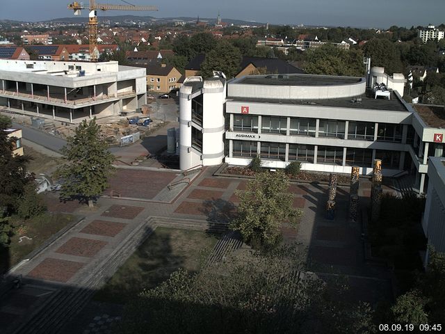 Foto der Webcam: Verwaltungsgebäude, Innenhof mit Audimax, Hörsaal-Gebäude 1