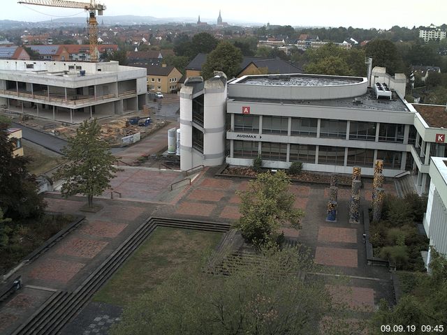 Foto der Webcam: Verwaltungsgebäude, Innenhof mit Audimax, Hörsaal-Gebäude 1