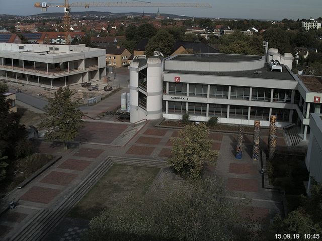 Foto der Webcam: Verwaltungsgebäude, Innenhof mit Audimax, Hörsaal-Gebäude 1