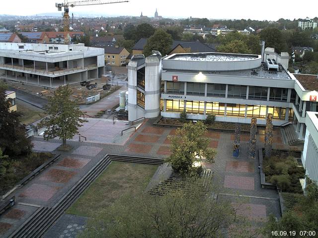 Foto der Webcam: Verwaltungsgeb&auml;ude, Innenhof mit Audimax, H&ouml;rsaal-Geb&auml;ude 1