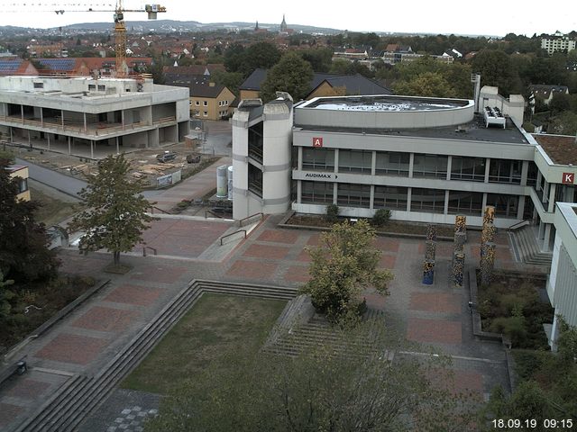 Foto der Webcam: Verwaltungsgebäude, Innenhof mit Audimax, Hörsaal-Gebäude 1