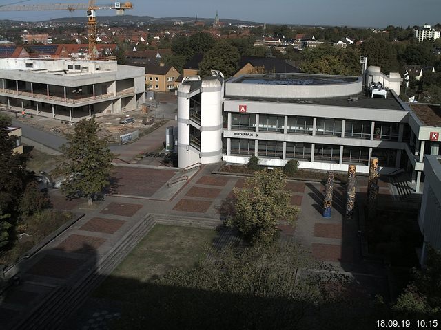 Foto der Webcam: Verwaltungsgebäude, Innenhof mit Audimax, Hörsaal-Gebäude 1