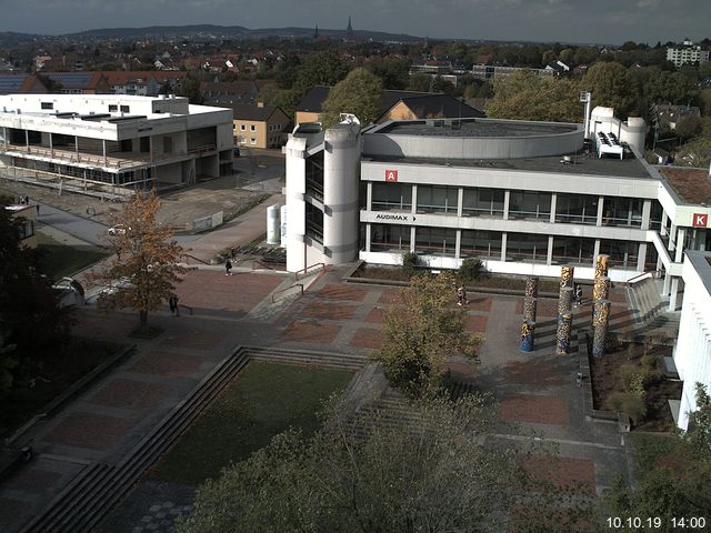 Foto der Webcam: Verwaltungsgebäude, Innenhof mit Audimax, Hörsaal-Gebäude 1