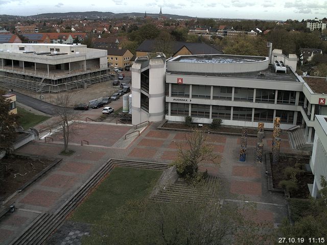 Foto der Webcam: Verwaltungsgebäude, Innenhof mit Audimax, Hörsaal-Gebäude 1