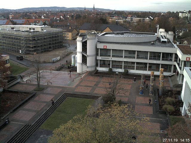 Foto der Webcam: Verwaltungsgebäude, Innenhof mit Audimax, Hörsaal-Gebäude 1