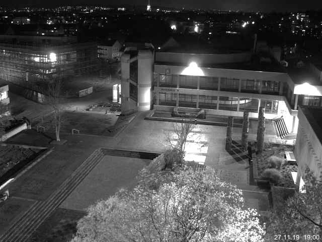 Foto der Webcam: Verwaltungsgebäude, Innenhof mit Audimax, Hörsaal-Gebäude 1