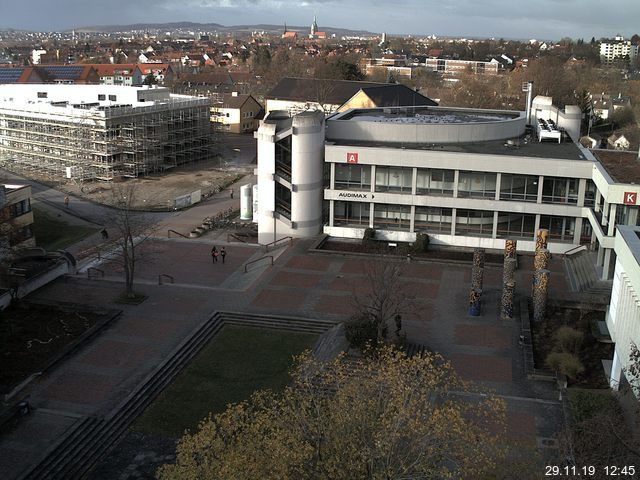 Foto der Webcam: Verwaltungsgebäude, Innenhof mit Audimax, Hörsaal-Gebäude 1