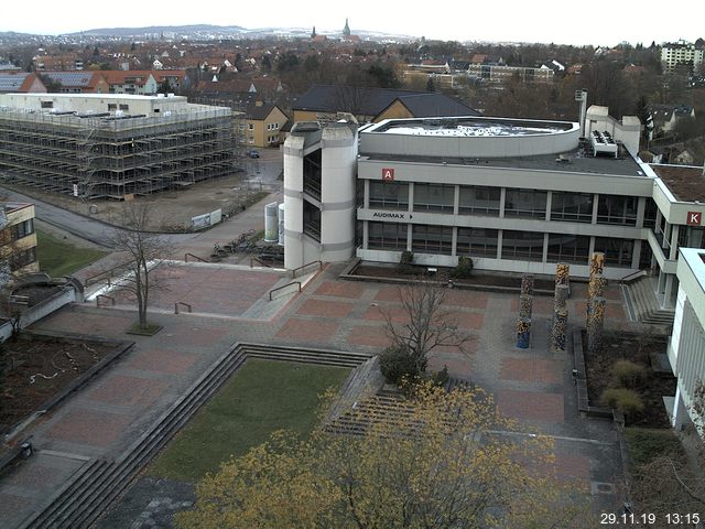 Foto der Webcam: Verwaltungsgebäude, Innenhof mit Audimax, Hörsaal-Gebäude 1