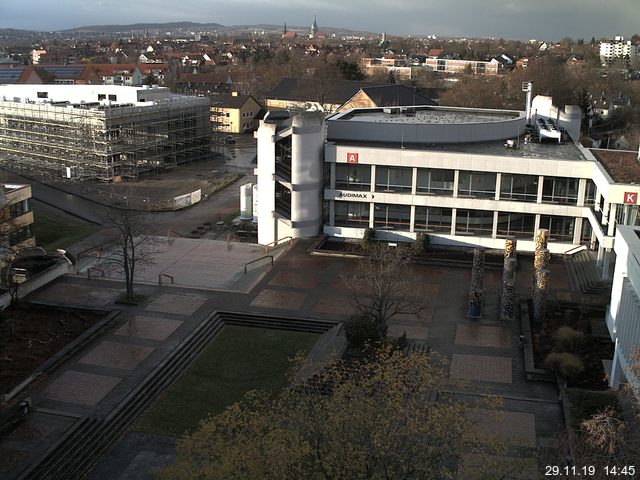 Foto der Webcam: Verwaltungsgebäude, Innenhof mit Audimax, Hörsaal-Gebäude 1