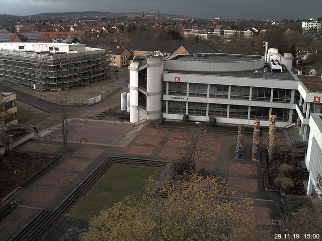 Foto der Webcam: Verwaltungsgebäude, Innenhof mit Audimax, Hörsaal-Gebäude 1